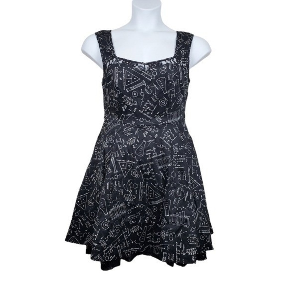 Hot Topic Womens Sleeveless Black Alchemy Print Lace Up Fit & Flare Dress Size M